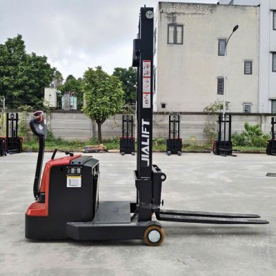 XE NÂNG ĐIỆN STACKER 1 TẤN E1030J