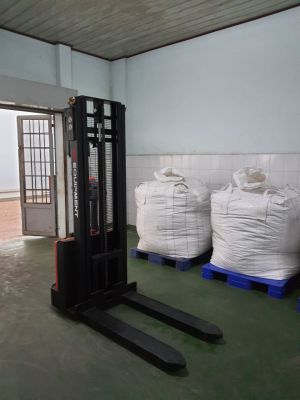 Xe nâng điện dắt lái 1.5 tấn EST151Z