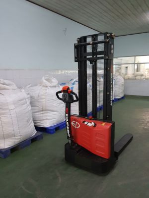 Xe nâng điện dắt lái 1.5 tấn EST151Z