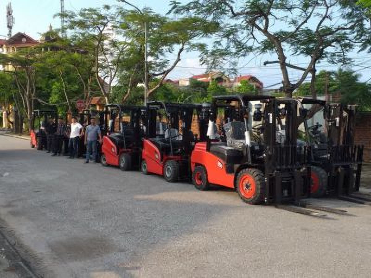 Có nên sử dụng xe nâng Trung Quốc không