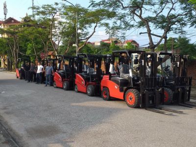 Có nên sử dụng xe nâng Trung Quốc không